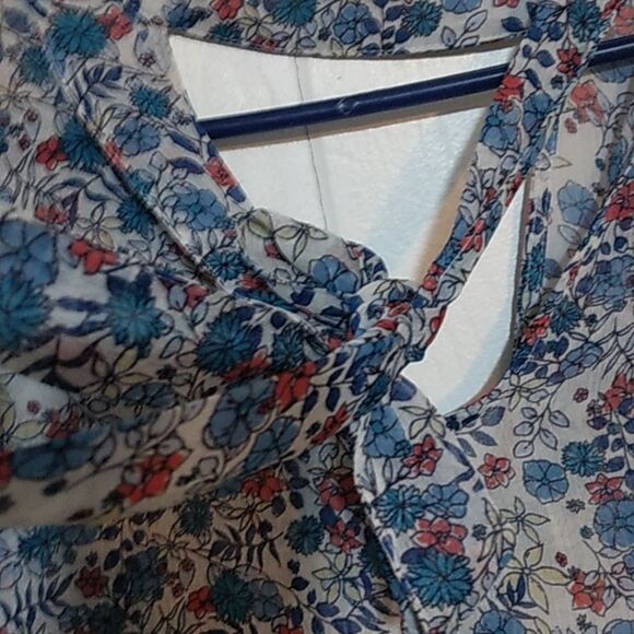 Large Motherhood Maternity Floral Blouse Open Back - Picture 3 of 5